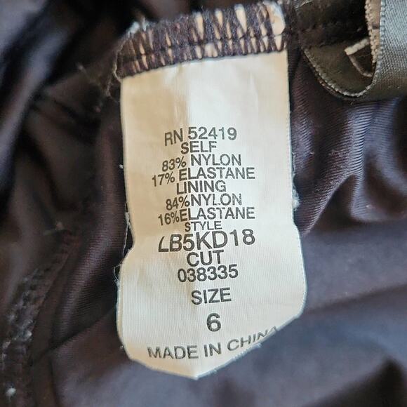 LA BLANCA Black White Arrow Sweetheart One Piece Swim Suit 6 - Picture 5 of 10